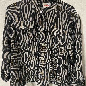 Ruby Rd button up
Color: Black with print
Size:12